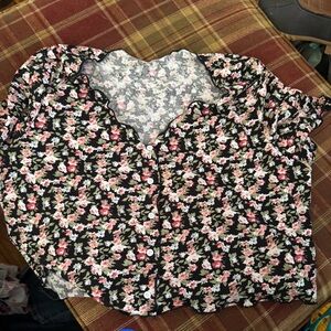 SHEIN Black and Pink Floral crop